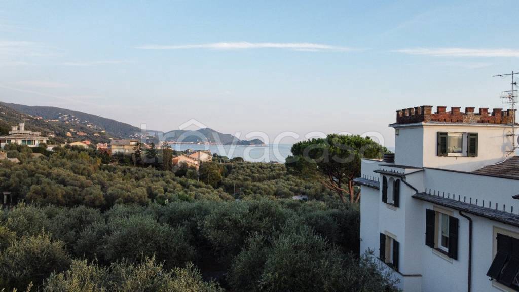 casa indipendente in vendita a Lavagna