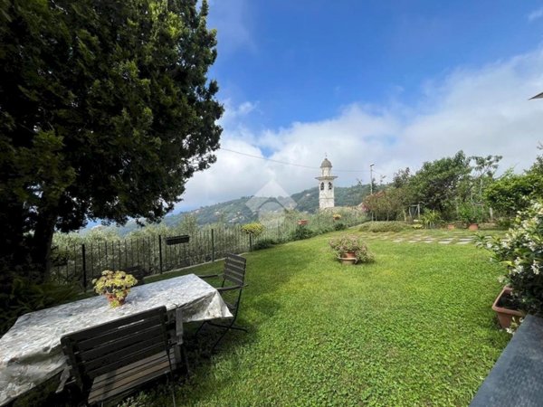 casa indipendente in vendita a Lavagna