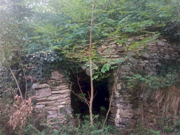 locale di sgombero in vendita a Lavagna