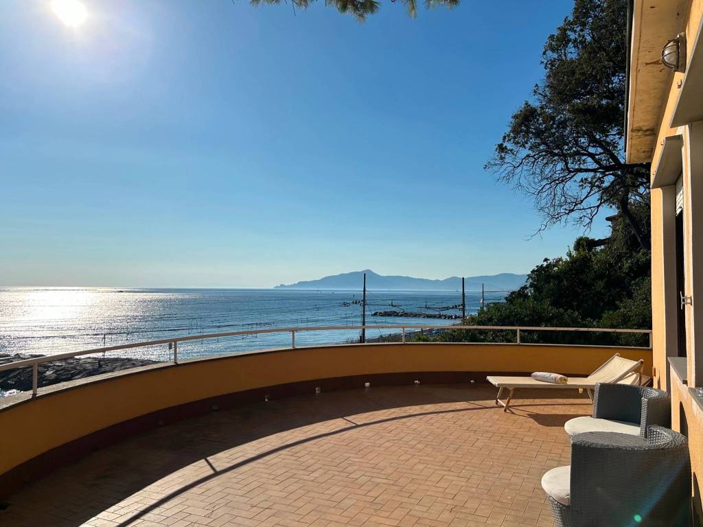 casa indipendente in vendita a Lavagna