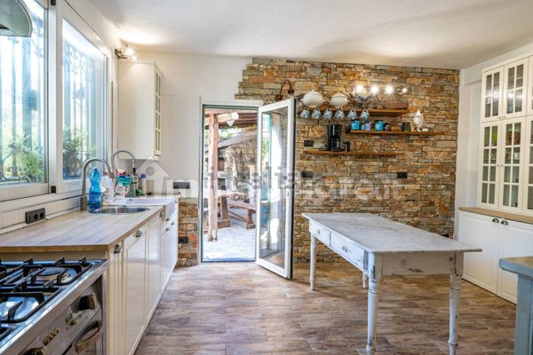 casa indipendente in vendita a Lavagna