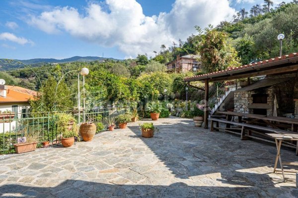 casa indipendente in vendita a Lavagna