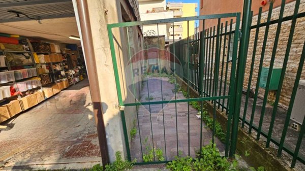 locale di sgombero in vendita a Lavagna