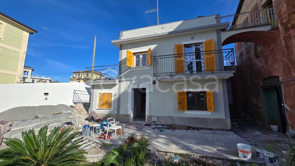 casa indipendente in vendita a Lavagna