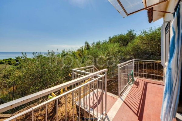 casa indipendente in vendita a Lavagna