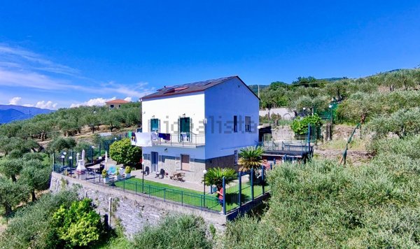casa indipendente in vendita a Lavagna