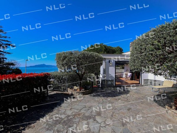 casa indipendente in vendita a Lavagna