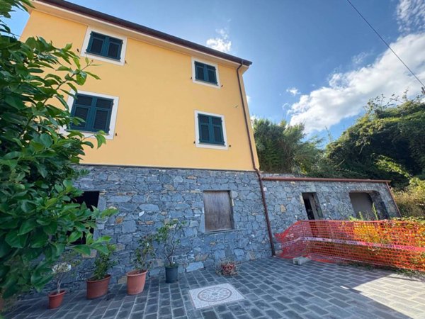 casa indipendente in vendita a Lavagna