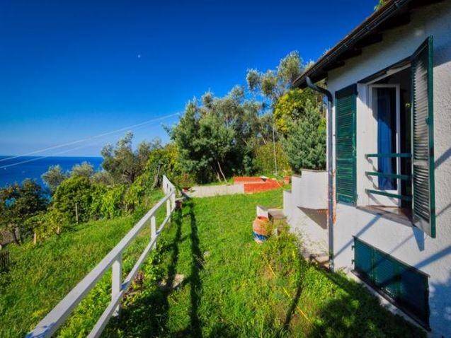 casa indipendente in vendita a Lavagna