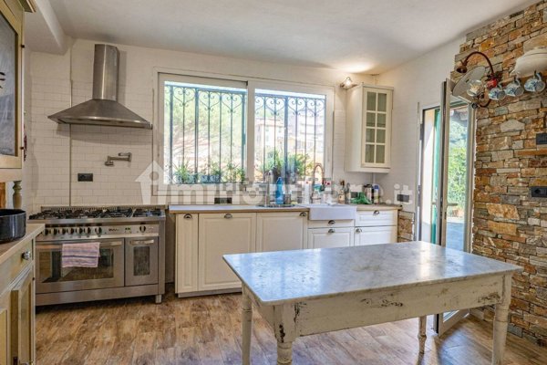 casa indipendente in vendita a Lavagna