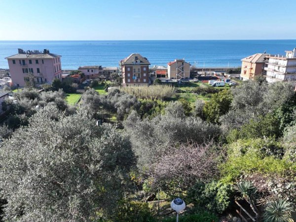 casa indipendente in vendita a Lavagna