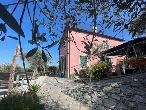 casa indipendente in vendita a Lavagna