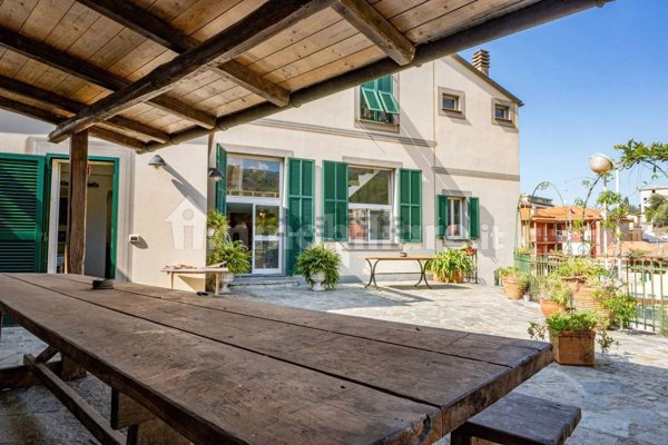 casa indipendente in vendita a Lavagna