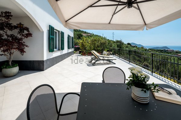 casa indipendente in vendita a Lavagna