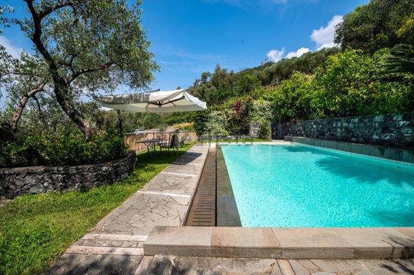 casa indipendente in vendita a Lavagna