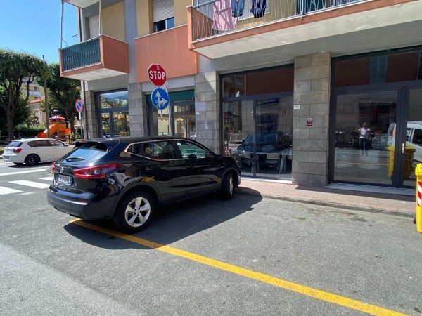 locale commerciale in vendita a Lavagna