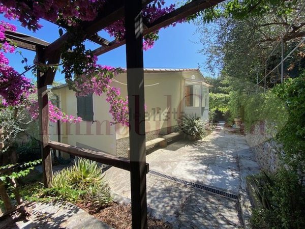 casa semindipendente in vendita a Lavagna