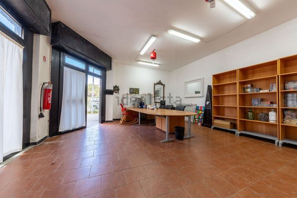 locale commerciale in vendita a Lavagna