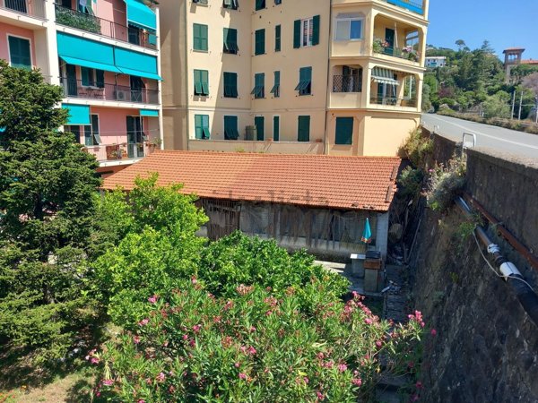 locale di sgombero in vendita a Lavagna