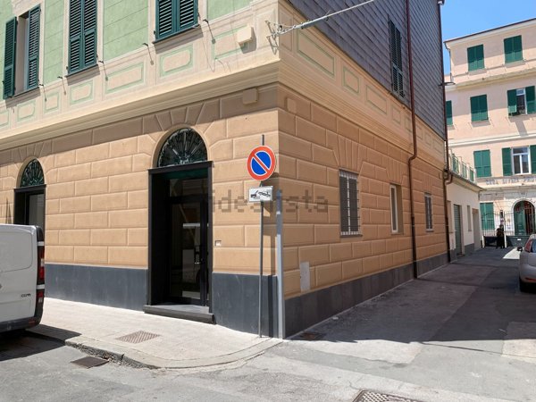 locale commerciale in vendita a Lavagna