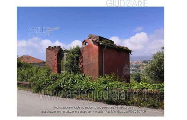 locale di sgombero in vendita a Lavagna