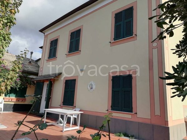 casa indipendente in vendita a Lavagna