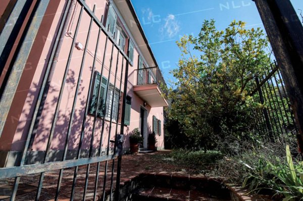 casa indipendente in vendita a Lavagna