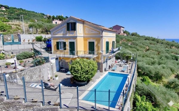 casa indipendente in vendita a Lavagna