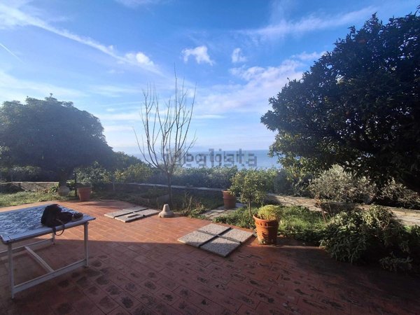 casa indipendente in vendita a Lavagna