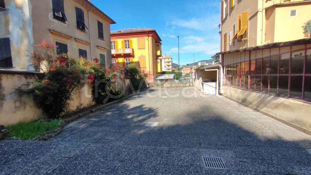 negozio in vendita a Lavagna