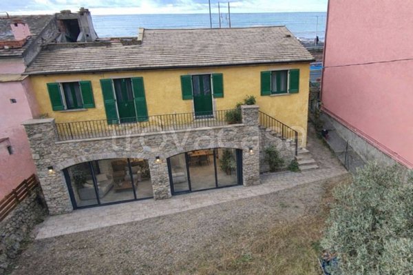 casa indipendente in vendita a Lavagna