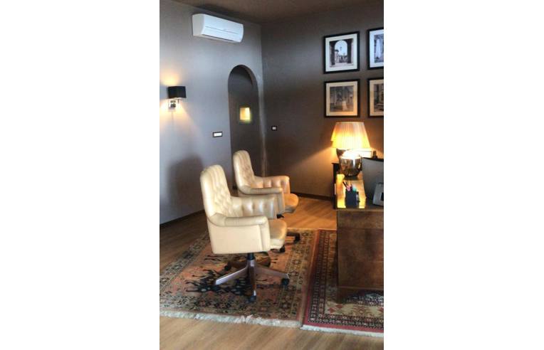 locale commerciale in vendita a Lavagna