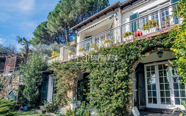 casa indipendente in vendita a Lavagna