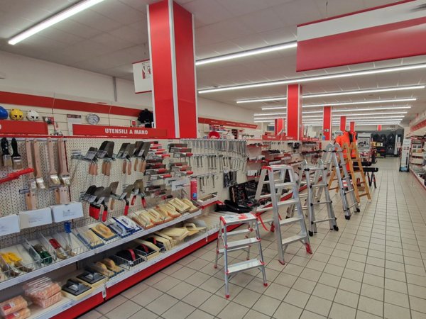 locale di sgombero in vendita a Lavagna