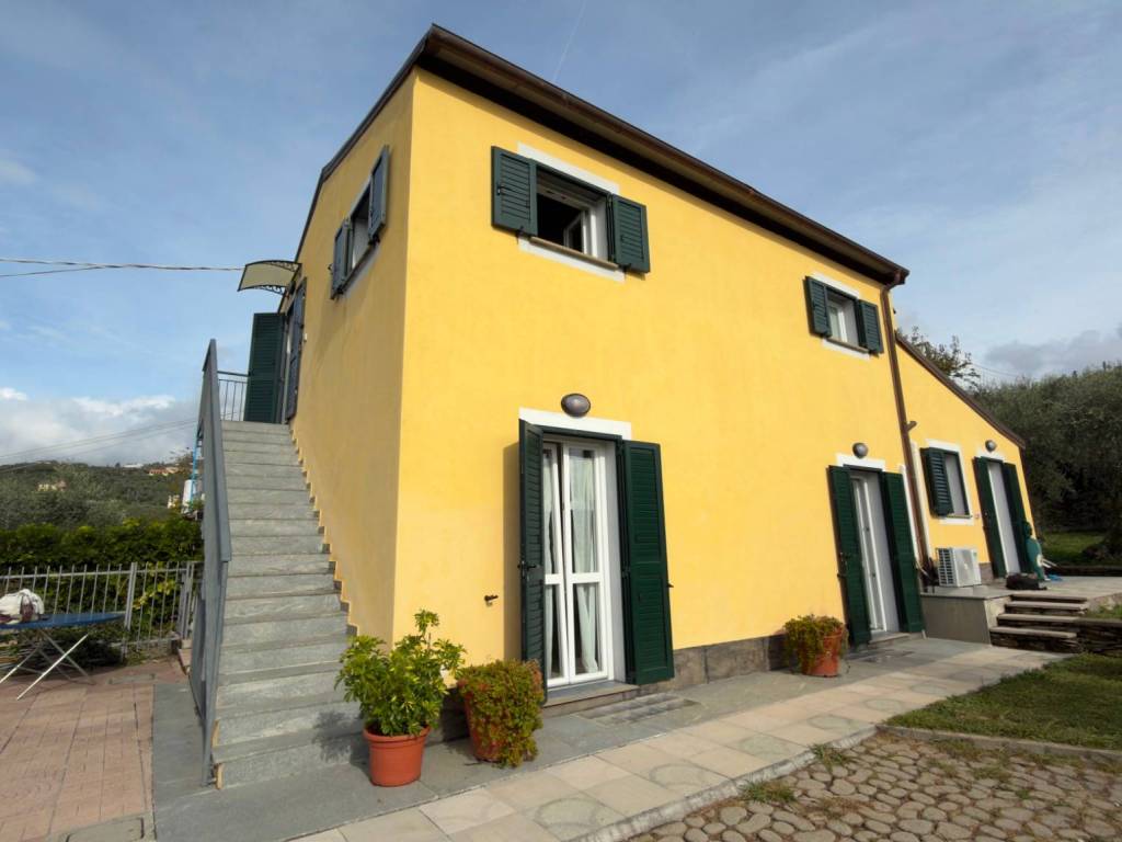 casa indipendente in vendita a Lavagna