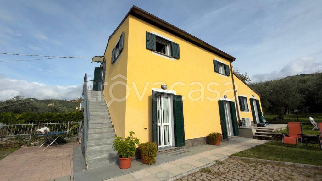 casa indipendente in vendita a Lavagna