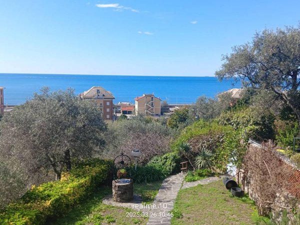 casa indipendente in vendita a Lavagna