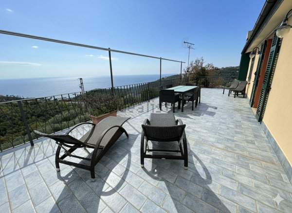 casa indipendente in vendita a Lavagna