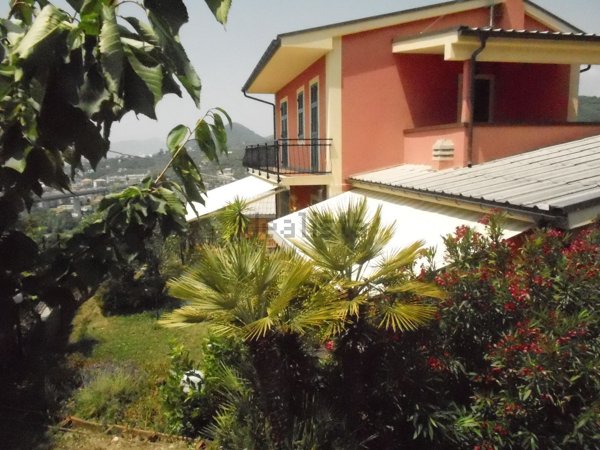 casa indipendente in vendita a Lavagna