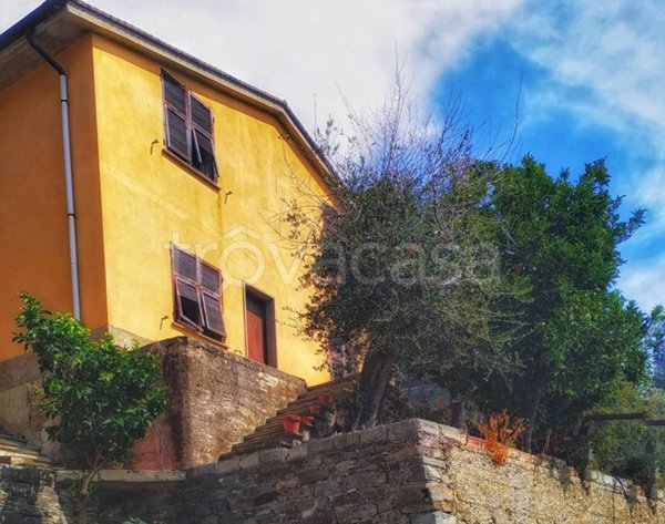 casa indipendente in vendita a Lavagna