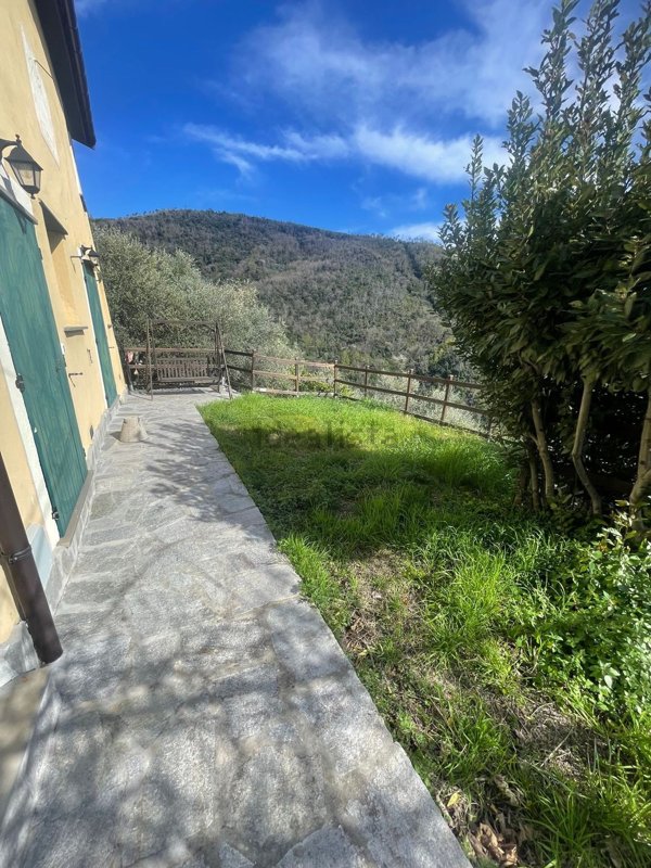 casa indipendente in vendita a Lavagna