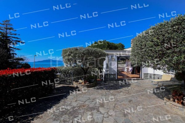 casa indipendente in vendita a Lavagna