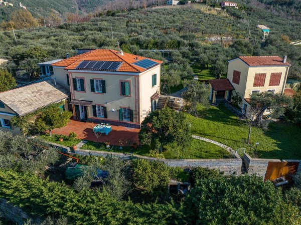 casa indipendente in vendita a Lavagna