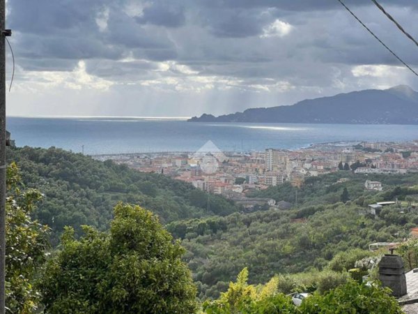 casa indipendente in vendita a Lavagna