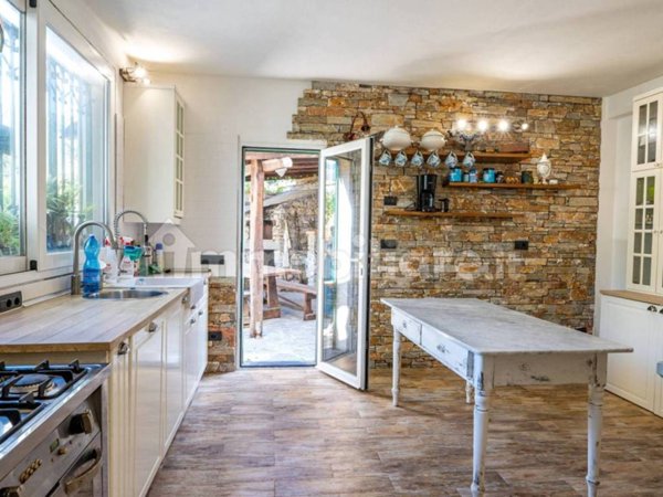 casa indipendente in vendita a Lavagna
