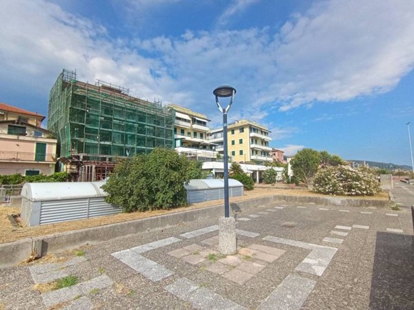 intera palazzina in vendita a Lavagna