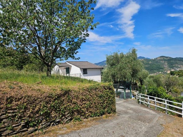 casa indipendente in vendita a Lavagna