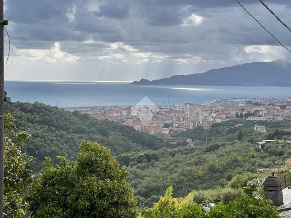 casa indipendente in vendita a Lavagna