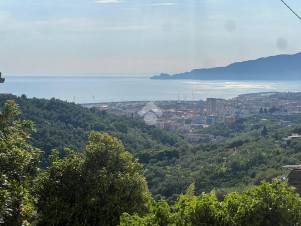 casa indipendente in vendita a Lavagna