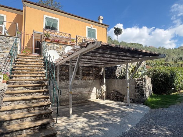 casa indipendente in vendita a Lavagna